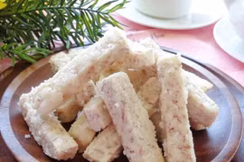 Cách làm mứt khoai môn dẻo thơm đón Tết