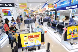 Điện máy đại hạ giá 70%: Quá rẻ nhưng đừng vội ham