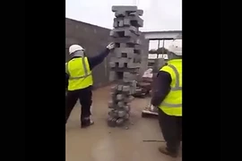 Nghẹt thở chơi bộ Zenga 2,5 mét cao nhất thế giới