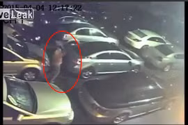 Côn đồ đột nhập bãi xe, phá hàng chục xe sang