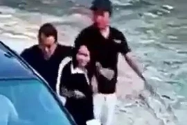 PGĐ khống chế, cưỡng hiếp nữ nhân viên karaoke: Phạm bao tội danh?