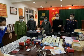 Triệt phá đường dây làm giả giấy tờ, 10.000 người đã đặt mua tài liệu giả