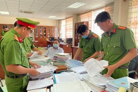 Vì sao 3 cán bộ Chi cục thuế ở An Giang bị khởi tố, bắt giam?