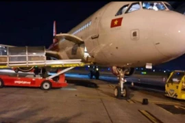 Thông tin vụ hai máy bay va chạm, gãy đầu mút cánh tại sân bay Nội Bài