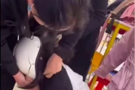 Chủ shop cắt tóc thiếu nữ, quay clip vì nghi ăn trộm: Phạm tội làm nhục?