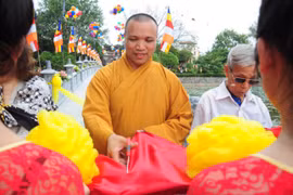 Chân dung cựu Thượng tọa Thích Đồng Huệ nhận tiền chạy án