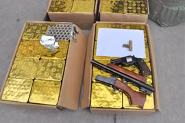 Hải Dương: Vận chuyển tạ pháo trái phép còn tàng trữ súng