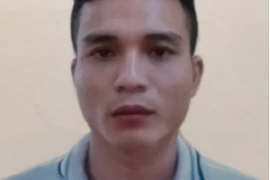 Đột nhập phòng trọ, dùng dao đe dọa rồi cưỡng hiếp cô gái