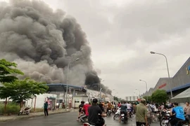 Hải Dương: Cháy lớn tại Công ty Doosan, hơn 70 cảnh sát tham gia dập lửa