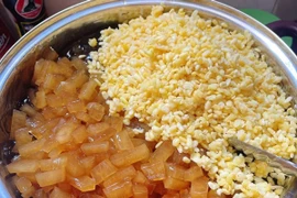 Ở nhà vì dịch Covid-19, nữ giáo viên làm thêm nghề này, ngày kiếm cả triệu đồng