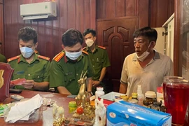 Cựu cán bộ công an “rửa tiền” giúp trùm buôn lậu Mười Tường thế nào?