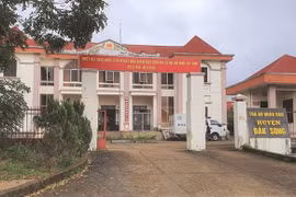 Thẩm phán lập khống 57 vụ án ảo có vi phạm điều 359 Luật Hình sự?