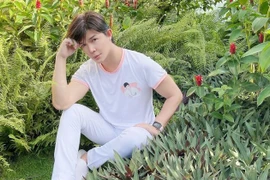 Nathan Lee ẩn ý ghê tởm giới nghệ sĩ, ủng hộ 'thanh lọc' triệt để 