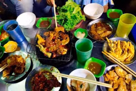 Anh chàng lên mạng bức xúc vì mời bạn gái đi ăn hết 600 nghìn nhưng...