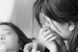 Bé gái 8 tuổi vỡ mạch máu não sau cái tát của mẹ