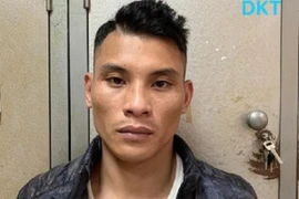 Dùng điếu cày đánh người sau va chạm xe máy