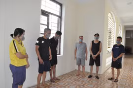 Mang vòng hoa uy hiếp đòi nợ ở Hải Dương, 6 đối tượng bị khởi tố