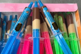 Ăn kẹo chocolate dạng bơm tiêm, bé trai ở TP HCM phải nhập viện