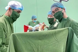 Tên đặc biệt của cặp song sinh chào đời ngày 30/4