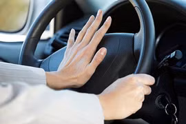 Không được bấm còi xe từ 22h đến 5h