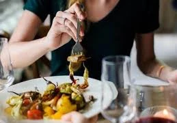 Ăn tối muộn tác hại nghiêm trọng tới sức khoẻ