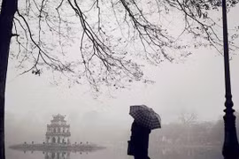 Bắc Bộ chìm trong mưa, sương mù