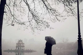 Bắc Bộ chìm trong mưa, sương mù