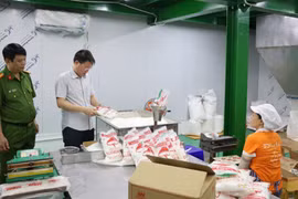 Sử dụng dầu ăn, mì chính giả nguy hại thế nào?