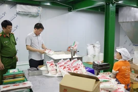 Sử dụng dầu ăn, mì chính giả nguy hại thế nào?