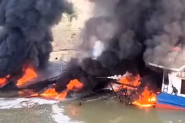 Nổ tàu chở dầu ở Ninh Bình: Xử lý ô nhiễm thế nào?