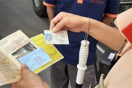 Không xuất trình giấy phép lái xe vẫn bị trừ điểm trên VNeID?