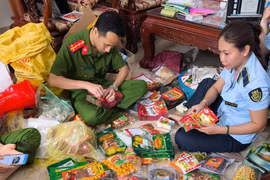 Phát hiện cơ sở sản xuất thực phẩm giả mạo xuất xứ