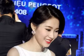 Thu Thảo phong phanh giữa cái lạnh cắt da Hà Nội