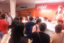 Hàng trăm khách bị VietjetAir “giam lỏng” ở sân bay Đà Nẵng