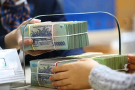 Tiền đã sẵn, chờ doanh nghiệp đến vay