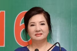 Nhà Cường đôla: Con đi làm ăn riêng, mẹ rời ghế quyền lực