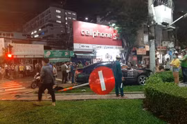 Lời khai của nữ tài xế 23 tuổi lái ô tô đâm nhiều xe máy: Do đạp nhầm chân ga