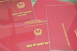 Chủ tịch phường có bằng đại học trước bằng cấp 3