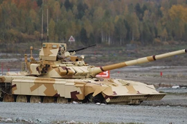 Ngắm xe tăng – bọc thép “khủng” của Nga ở REA 2013