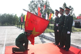 Thăm Trường Quân sự Quân đoàn 3, Quân đội Việt Nam