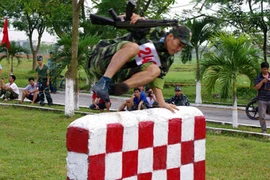 Xem lính phòng không – không quân thi đấu