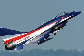 Nga chi “khủng” cho tiêm kích J-10 Trung Quốc biểu diễn