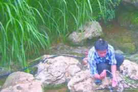 Kỳ lạ nguồn suối lạnh chữa được bệnh ở Đồng Văn