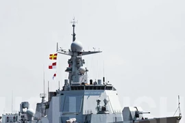 Siêu hạm Type 052D Trung Quốc ra biển thử nghiệm 