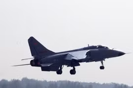 Tập trận Nga, Trung: cường kích JH-7 “trinh sát” lãnh thổ Nga