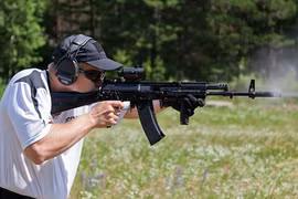 Kalashinkov sắp thử nghiệm 15 mẫu súng mới