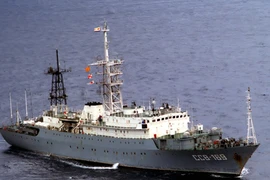 Nga điều tàu tới Syria “do thám” chiến hạm Mỹ