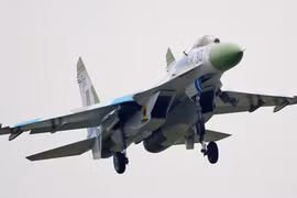 Đo sức mạnh “kẻ tấn công sườn” Su-27 của Nga 