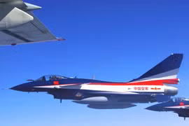 Cận cảnh Phi đội Bát Nhất Trung Quốc trên đất Nga 