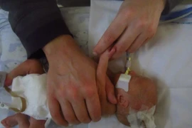 Rúng động về y đức: Y tá tự ý rút máy thở, bé sơ sinh tử vong